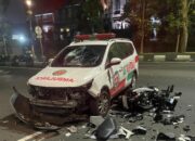 Diduga Tak Konsentrasi, Mahasiswa Tabrak Ambulans di Depan IGD RSSA 