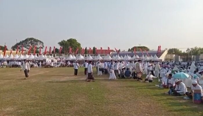 Profesional! Sambil Layangkan Somasi, KBIHU Jatim Kerahkan Ribuan Jemaah Sukseskan Expo Kemenhaj di Madiun